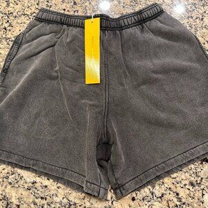 YELLOW LABEL CO SPRING SHORTS LICORICE MEDIUM